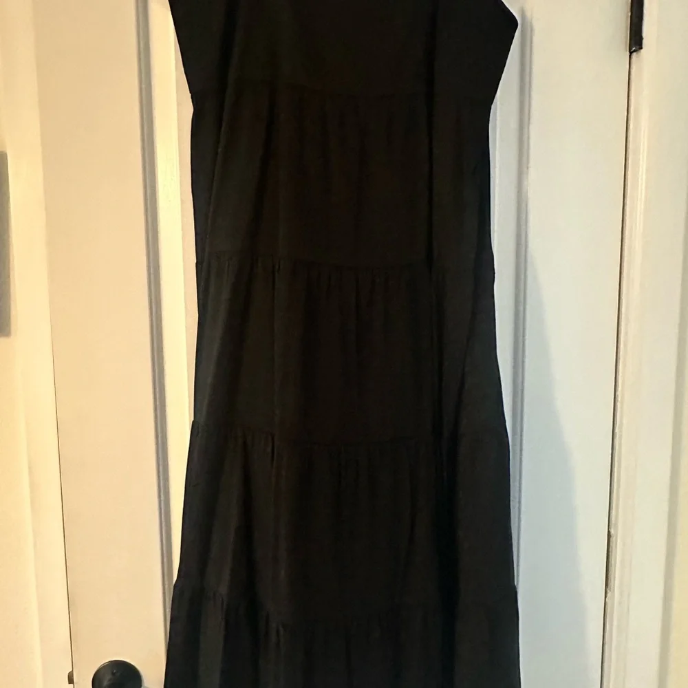Alice + Olivia Black Tiered Dress - Picture 3 of 5